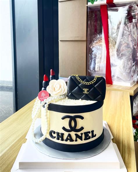 chanel cake singapore|Luxury Chanel Cake .